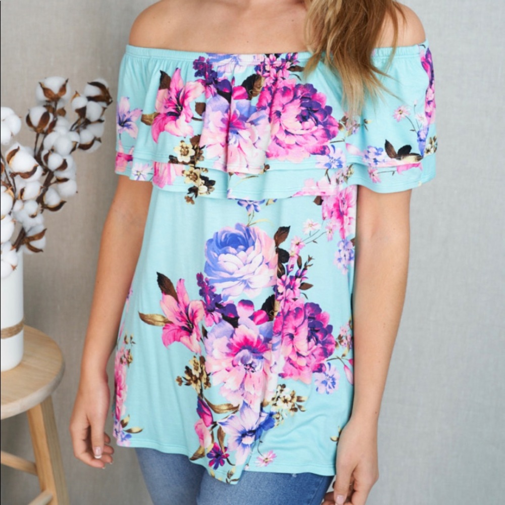 🎀 4 X’s  Host Pick Off the Shoulder Blouse 🎀